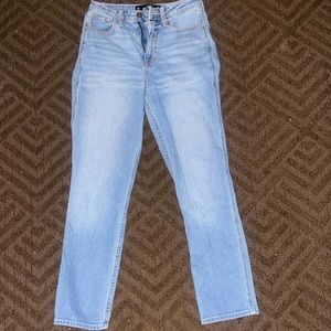 Hollister Light Wash Mom Jeans Size 3S